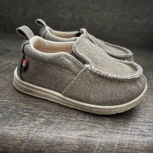 Cat & Jack shoes Size 5